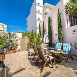 Iro City And Beach Boutique Homes